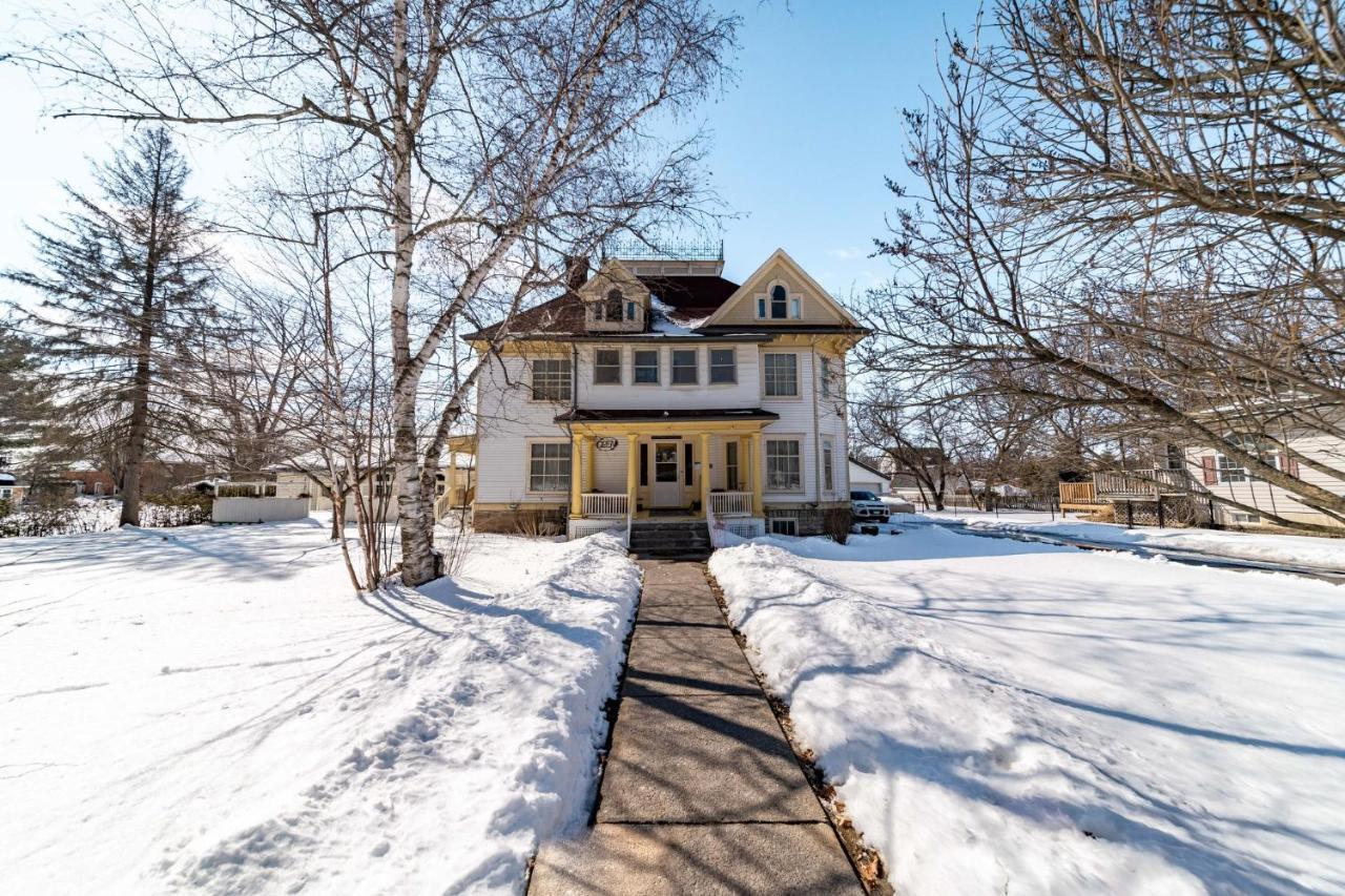 Marmora And Lake Inn And Victorian Diner Exterior foto