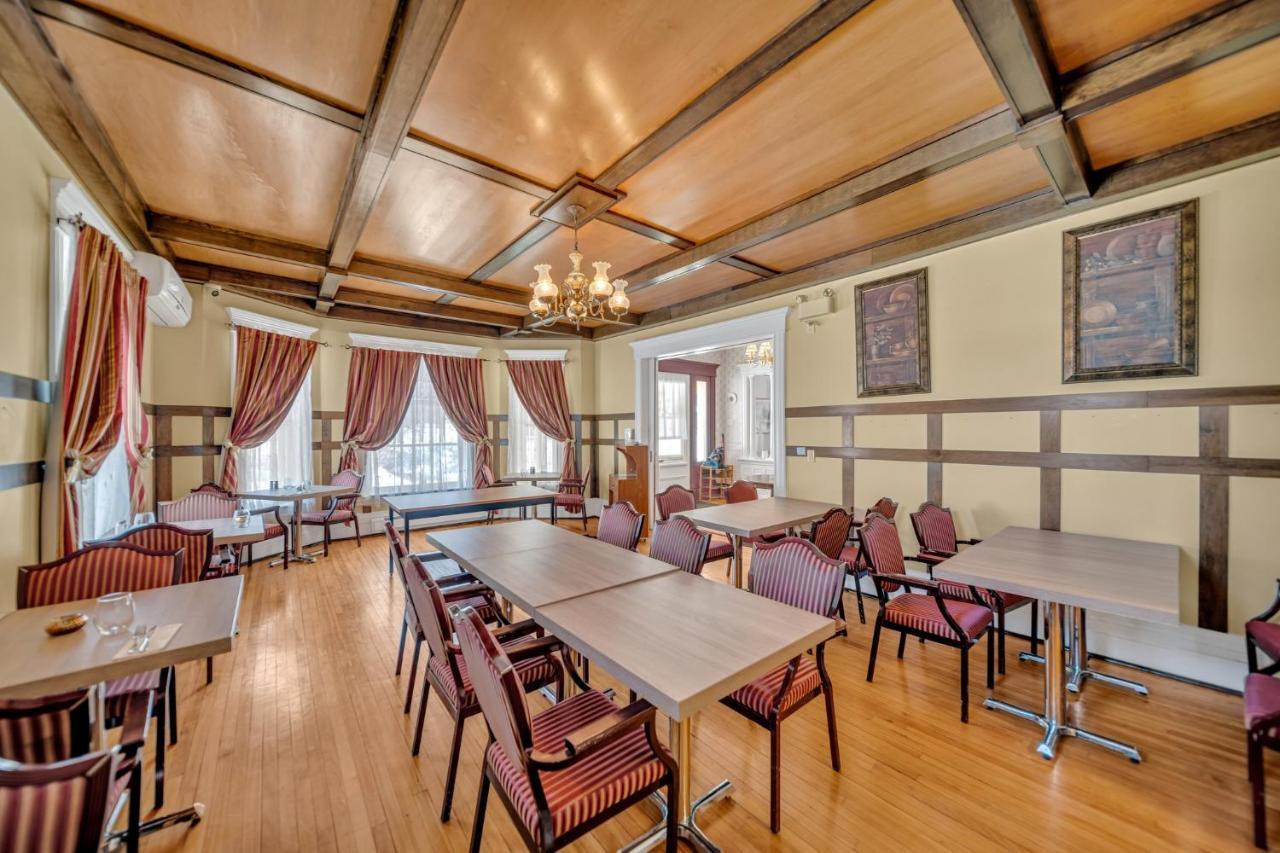 Marmora And Lake Inn And Victorian Diner Exterior foto