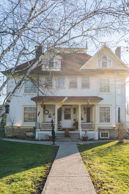 Marmora And Lake Inn And Victorian Diner Exterior foto